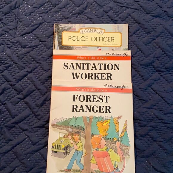 3 worker books   - Picture 1 of 1